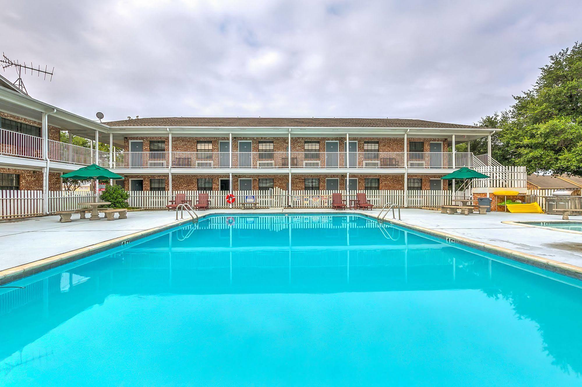 Lake View Inn Granbury Exteriör bild