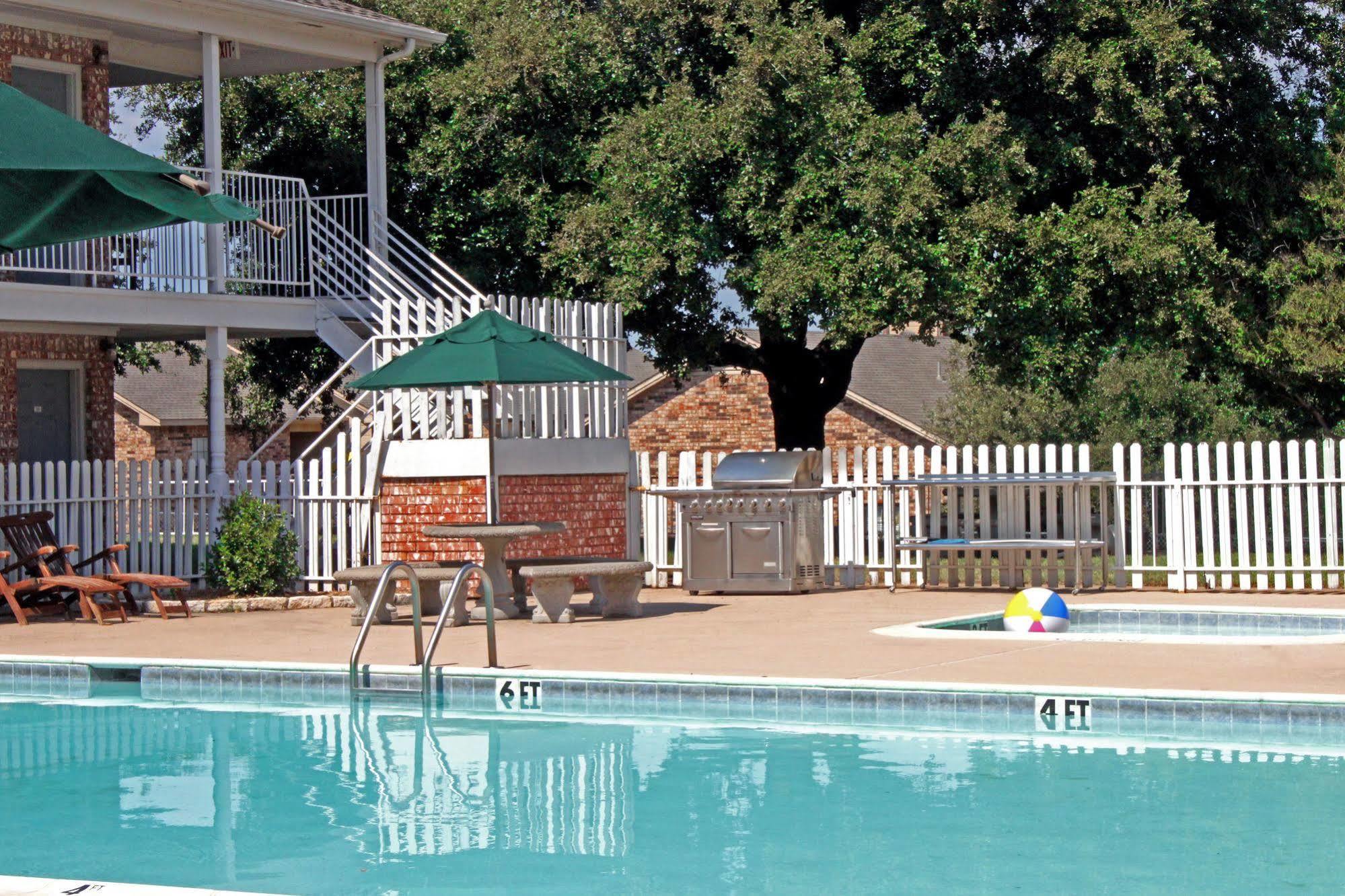 Lake View Inn Granbury Exteriör bild